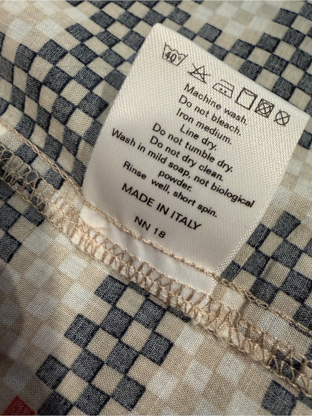 Burberry VTG Sz M Classic Beige Checked Short-Sleeve Button-Up Shirt (0921) - Picture 9 of 11